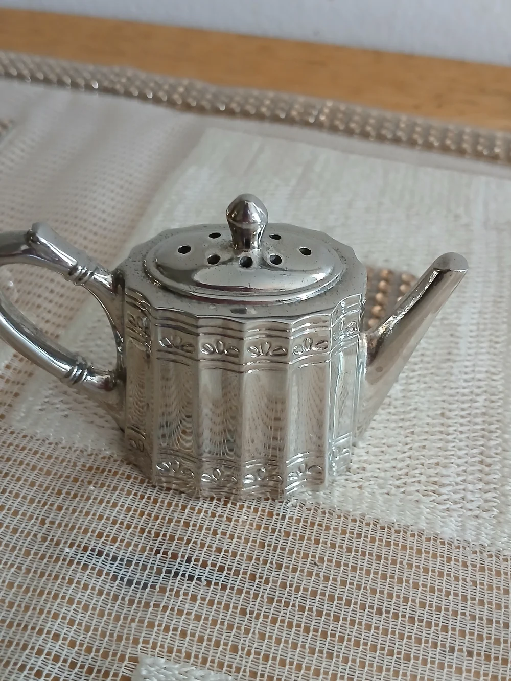 Silver Plated Salt And Pepper Shakers By Godinger Style vnt